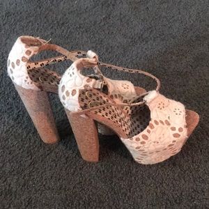 Jessica Simpson heels